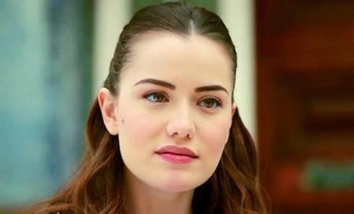 عکس پربازدید بازیگر ترکیه‌ایِ سریال چکاوک در تعطیلات تابستان